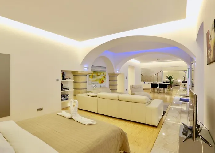 Caesar By Homester Apartmán